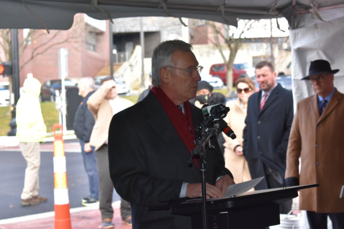 EastgateCOG's tweet photo. The Youngstown SMART2 Network continues with a Phase 1 ribbon cutting and Phase 2 groundbreaking this morning! Thank you to @CityofYOU @RepTimRyan @RepBillJohnson @youngstownstate @JimTressel5 and the many supporters on the SMART2 Network. https://t.co/Vrvf5mi8pN