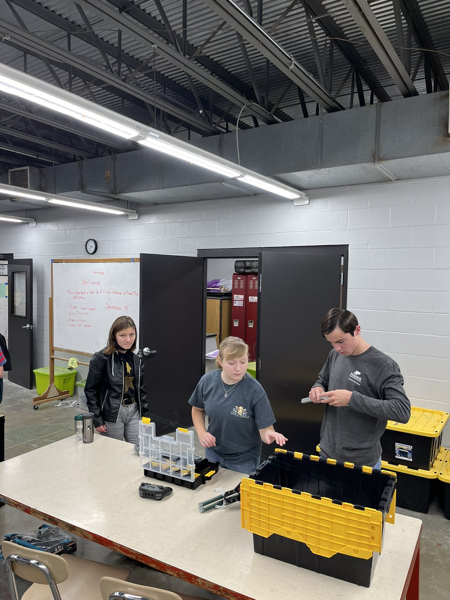 randyengland80's tweet photo. 2021 HS Robotic has begun!  New this year is our folding 8’x8’ game board https://t.co/1jDkQDolq4