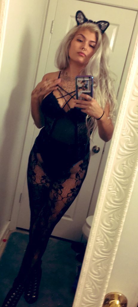 Follow your passion, forget the haters and live what you love! #models #modeling #modelsearch #latinamodels #Lingerie #feelgood #sexy #longlegs #legsfordays #tattooed #tattos #tatt #tattedmodels onlyfans.com/mari289