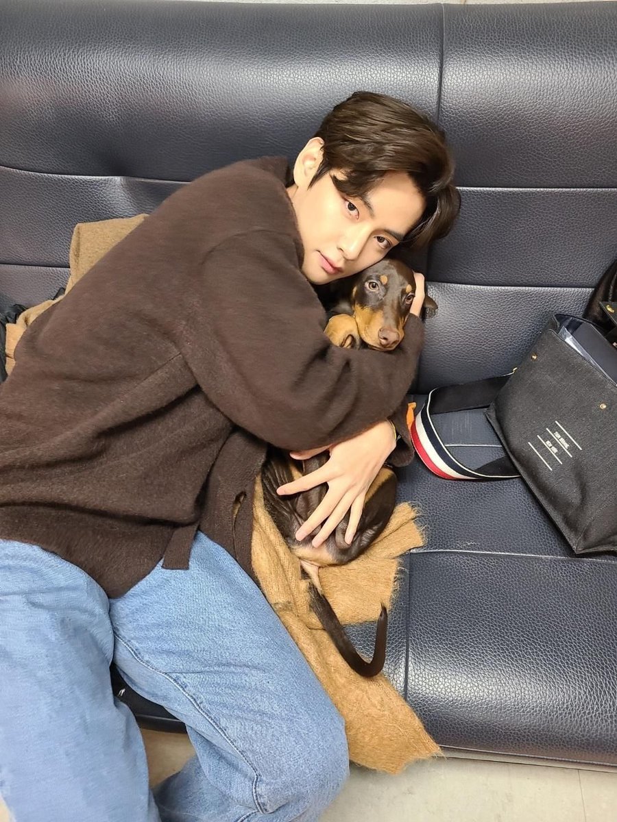 saswanzz's tweet photo. ฮืออออออออ น้องแท🐻
มัมหมีมีกำลังใจในการทำงานละ 
คิดถึงจังค้าบบบบบ
_______________________________

100฿/1คน (ฟลว.)
สุ่มคืนนี้ https://t.co/OiiiJU9Ec6