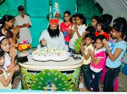 NikhilS80926625's tweet photo. Many people get sad on the birth of more than one girl but Sant Dr @GurmeetRamRahim ji has set an example for such people, to stop female feticide, he adopted the girls who were thrown and those girls. royal daughters are named #NewLife https://t.co/ANFRZCYvo7