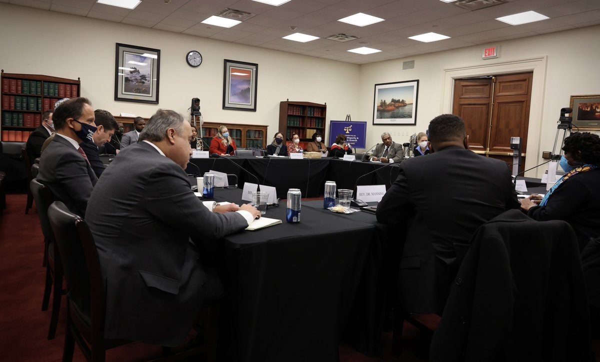 FairGrowthCmte's tweet photo. Thanks to all those who joined us for our economic roundtable with national faith leaders.
We had a great discussion about what #FaithGroups are doing to help economically vulnerable Americans and the policies we can pursue to help the most disadvantaged. https://t.co/T0OK6nWJDq