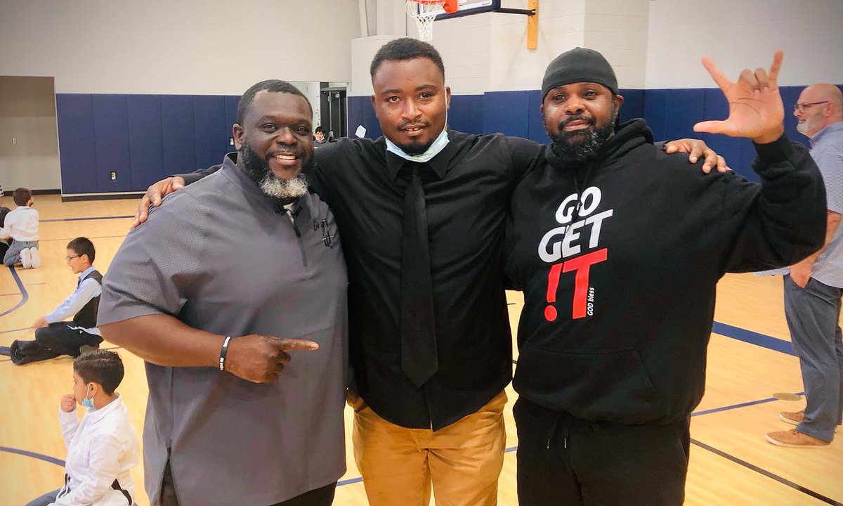 ChipBaker19's tweet photo. Grateful for the opportunity to speak to the Guys With Ties group at Runyan Elem School. Such a good group! Thx to Darius Bradley and Paul Thomas for coming. Thx Manuel Reagan for inviting us. @runyancisd @conroeisd @divine_encourager_
#runyan #cisd #guyswithties #tsc #gogetit https://t.co/i1LqcEcuHd