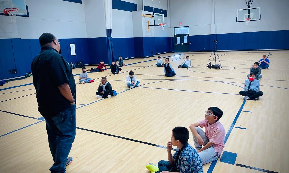 ChipBaker19's tweet photo. Grateful for the opportunity to speak to the Guys With Ties group at Runyan Elem School. Such a good group! Thx to Darius Bradley and Paul Thomas for coming. Thx Manuel Reagan for inviting us. @runyancisd @conroeisd @divine_encourager_
#runyan #cisd #guyswithties #tsc #gogetit https://t.co/i1LqcEcuHd