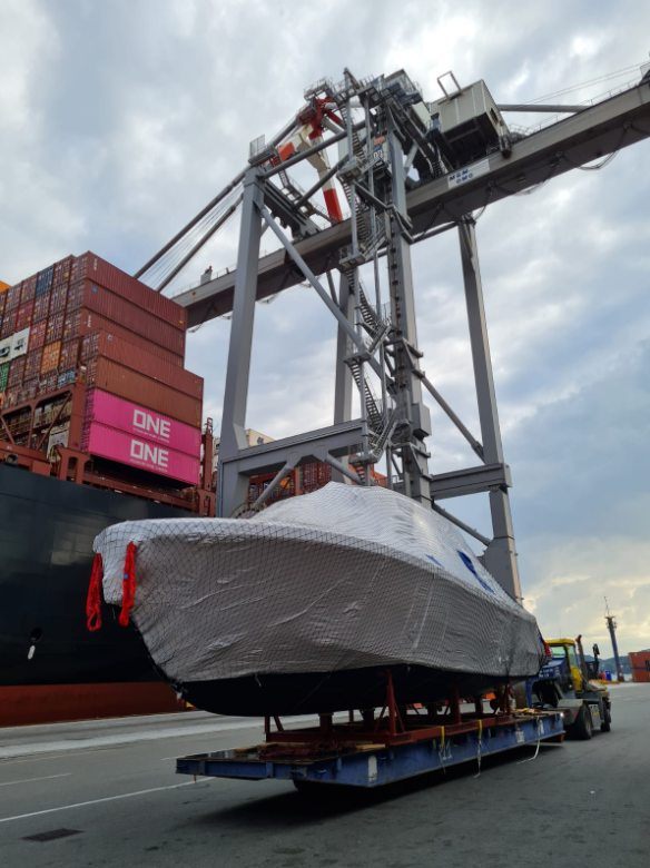 OceanNetworkExp's tweet photo. We are the Special #ONE🌟

From Italy to Taiwan, take a look at our last successful #breakbulk operation, performed at the La Spezia Container Terminal (#LSCT).
Many thanks to #Sevenstar, for their support and trust in our specialized services. 

#AsONEWeCan #OceanNEtworkExpress https://t.co/U03fyy36Zq