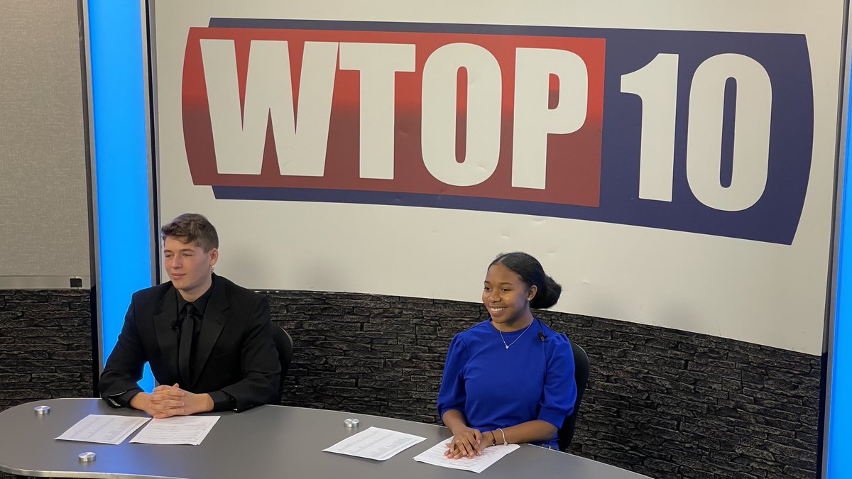 LaneWRussell's tweet photo. I love seeing the growth of my crew throughout the semester, especially ⁦@ThomasCafarella⁩ and ⁦@PeytonAshfordTV⁩, who are at the anchor desk for Monday Night News on ⁦@wtop10⁩! https://t.co/zRr362pdzz