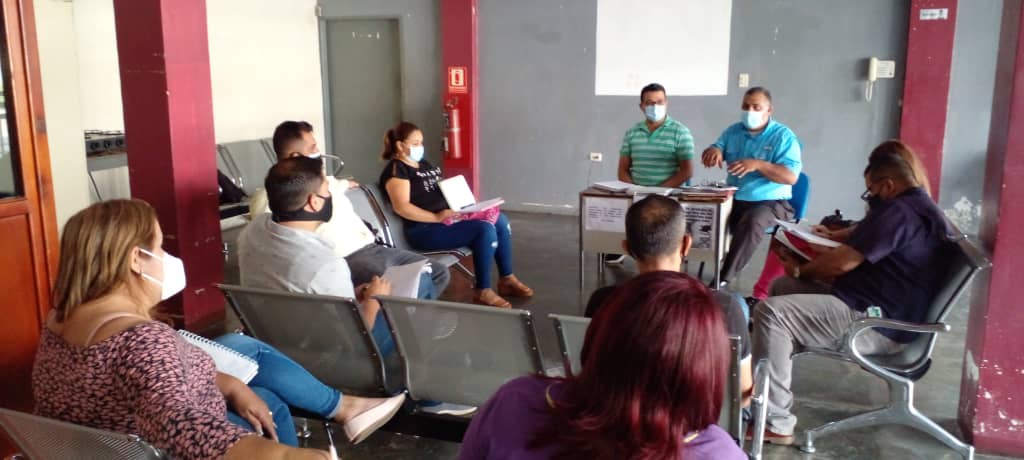 #15Nov #Táchira <a href="/redintergranfe/">Red Intercircuital Gran Ferrocarril</a> realiza IV Consejo de Supervisores del Mcpio Ayacucho con la participación de <a href="/nelsonaparicio/">nelson enrique</a> comision de Educación <a href="/PSUV_Ayacucho/">PSUV Ayacucho</a> y Director <a href="/ColonIpasme/">Ipasme Colon</a> articulando el trabajo para el Apoyo desde el Sector Educación en las elecciones de este 21N