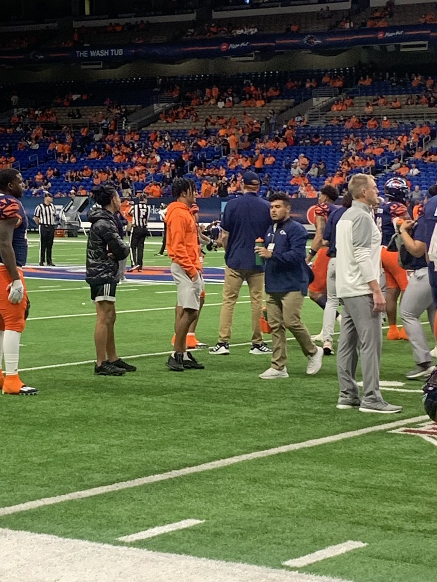 Had a good time on my Game Day visit with <a href="/UTSAFTBL/">UTSA Football 🏈</a> thank you <a href="/CoachTraylor/">Jeff Traylor</a> <a href="/CoachJP3/">Joe Price III</a> <a href="/nicholasDgraham/">Nick Graham</a> for the invite and the amazing experience! <a href="/FbCougar/">ClarkCougarFB</a> <a href="/satxhsfb/">SATXHSFB</a> <a href="/SATXrecruiting/">NSR Texas (South, Central, East Texas)</a> <a href="/BDammone/">Along The Wire</a> <a href="/Greedy_Elite/">Elite House</a> <a href="/Greedy_Whit/">Carl Whitley</a>