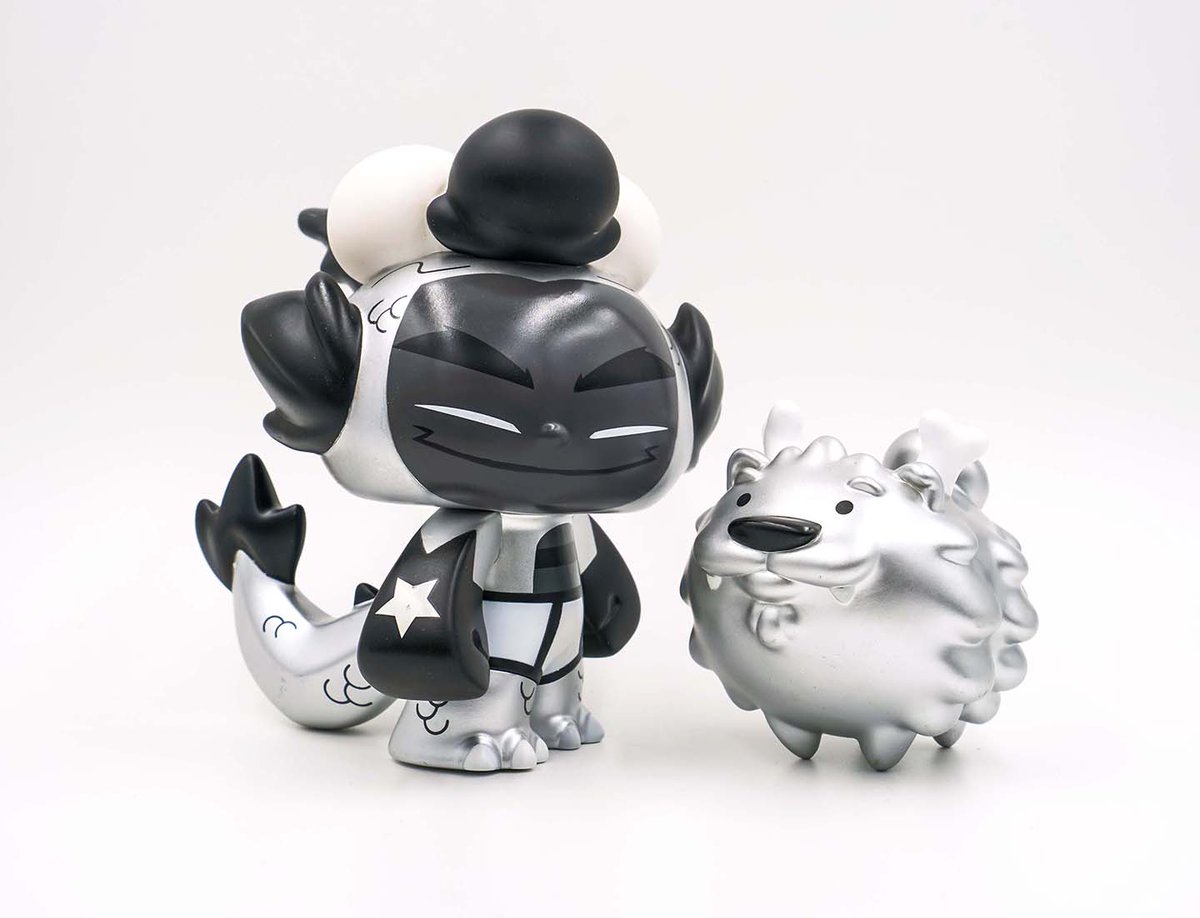MartinHsu's tweet photo. Hi friends! My DCon 2021 exclusives are up for grabs now online! 😃 Please take a look! https://t.co/I2Hvp2c61F
#dcon2021 #designercon2021 #dcon #designercon https://t.co/wNtiLp6oJp