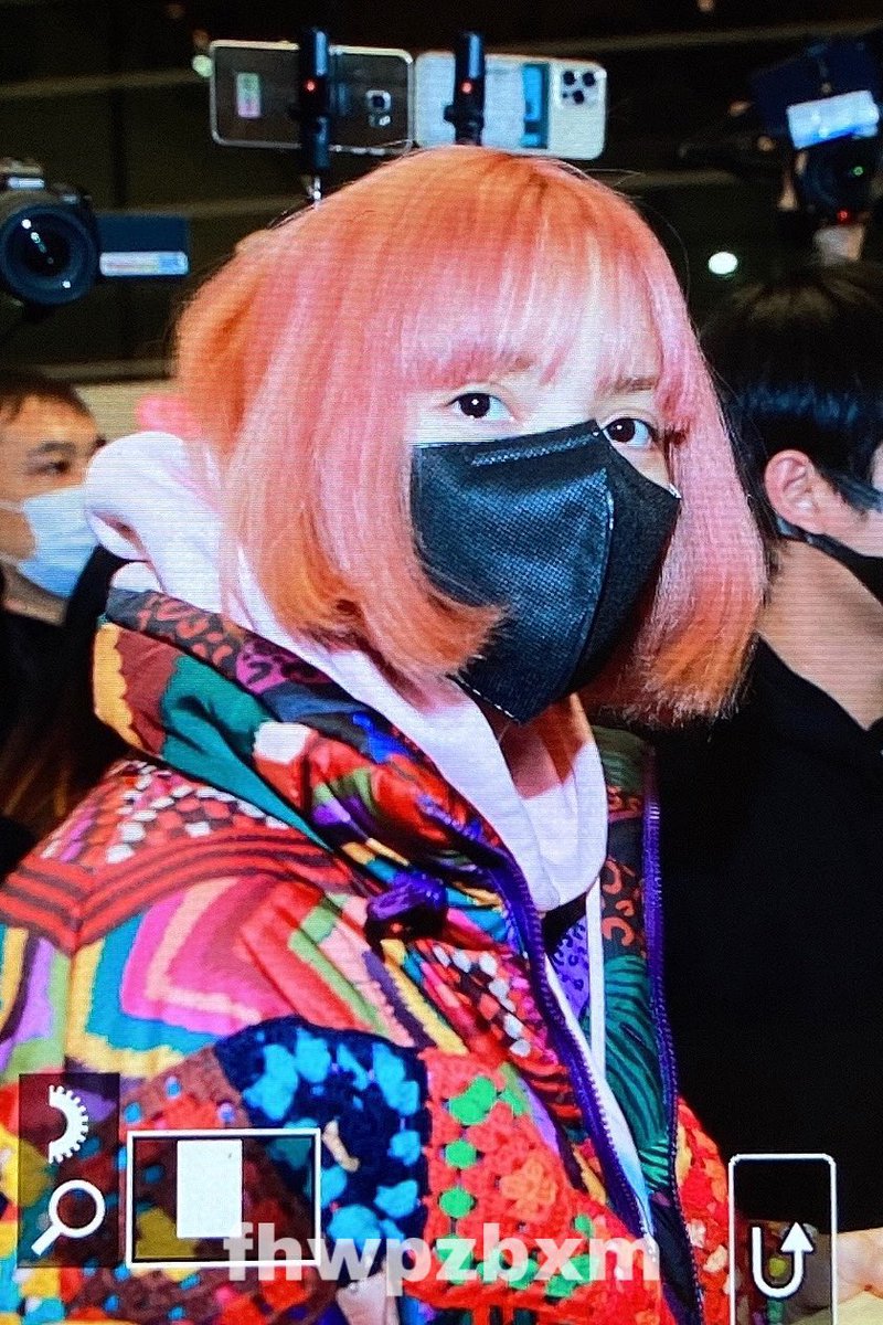 LISA fan account tweet media