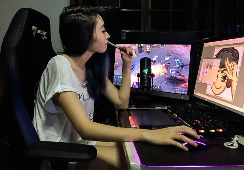 Биггер стример. Профессия стример. Julia miss rage. Геймер стример. Стример.