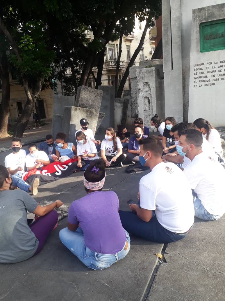 Aquí se siente Mella, el vive en la #FEUdeCuba ... Gracias muchachos.. #CubaVive #Cuba #UJC 🇨🇺🇨🇺🇨🇺