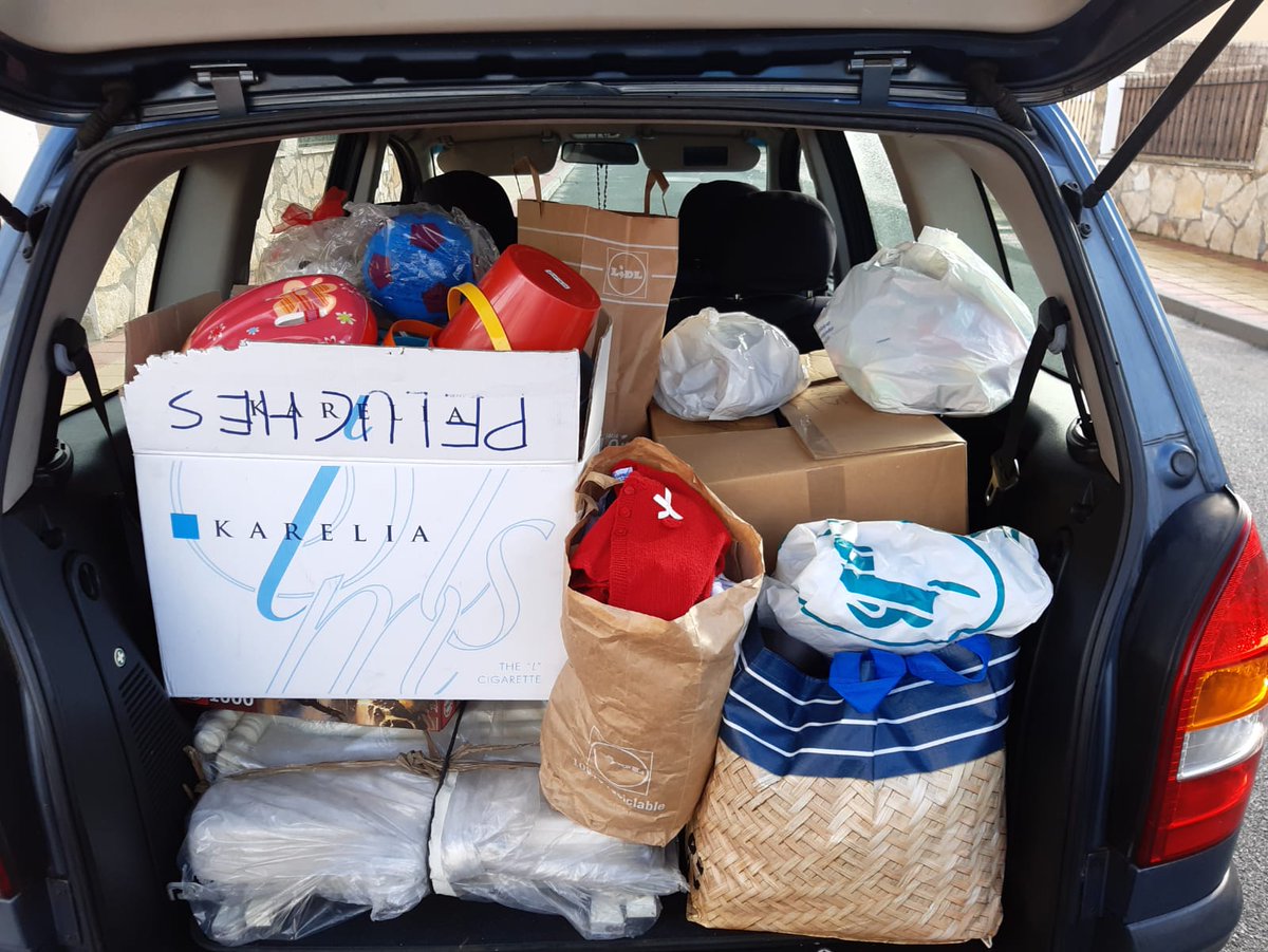Sporti_5's tweet photo. La plataforma #Sporti recibe un aviso de  @presidenteagcs, donde solicitan ropa, enseres  y comida para gestantes o mujeres con hijos pequeños sin recursos, y hoy se ha hecho entrega de juguetes, una cuna, ropa y alimentos, seguimos 💙💚❤️
#AJPNE
#RAGCE
#WOMANSWEEK
#HGCA
#AESFAS https://t.co/QldyveKERx