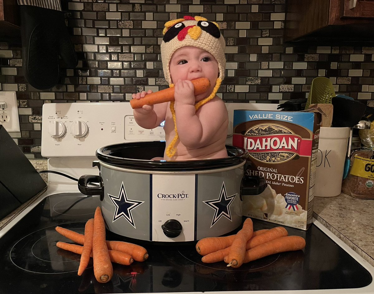 MandaRod8's tweet photo. 7 months old 🥺♥️ where has time gone?! My little turkey baby! https://t.co/HYJqKu9FU0