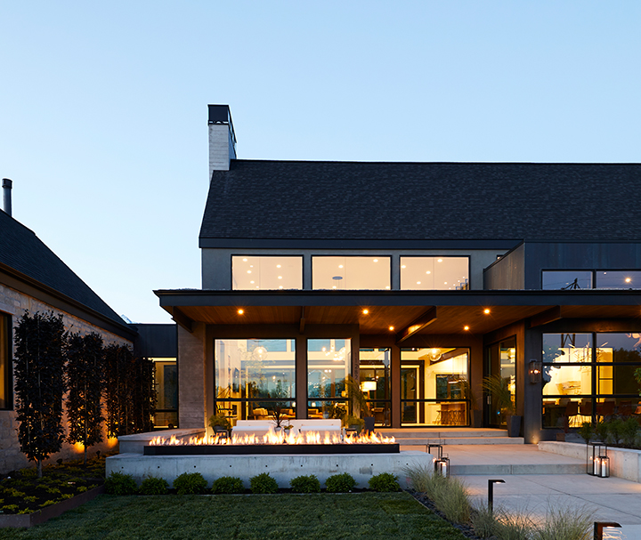 Windsor_Windows's tweet image. Pinnacle clad direct set windows. Enjoy the view inside or out. 
.
#firepitseason  #porchlife #windsorwindows #robisonhomebuilders #nicolegerulatphotographer