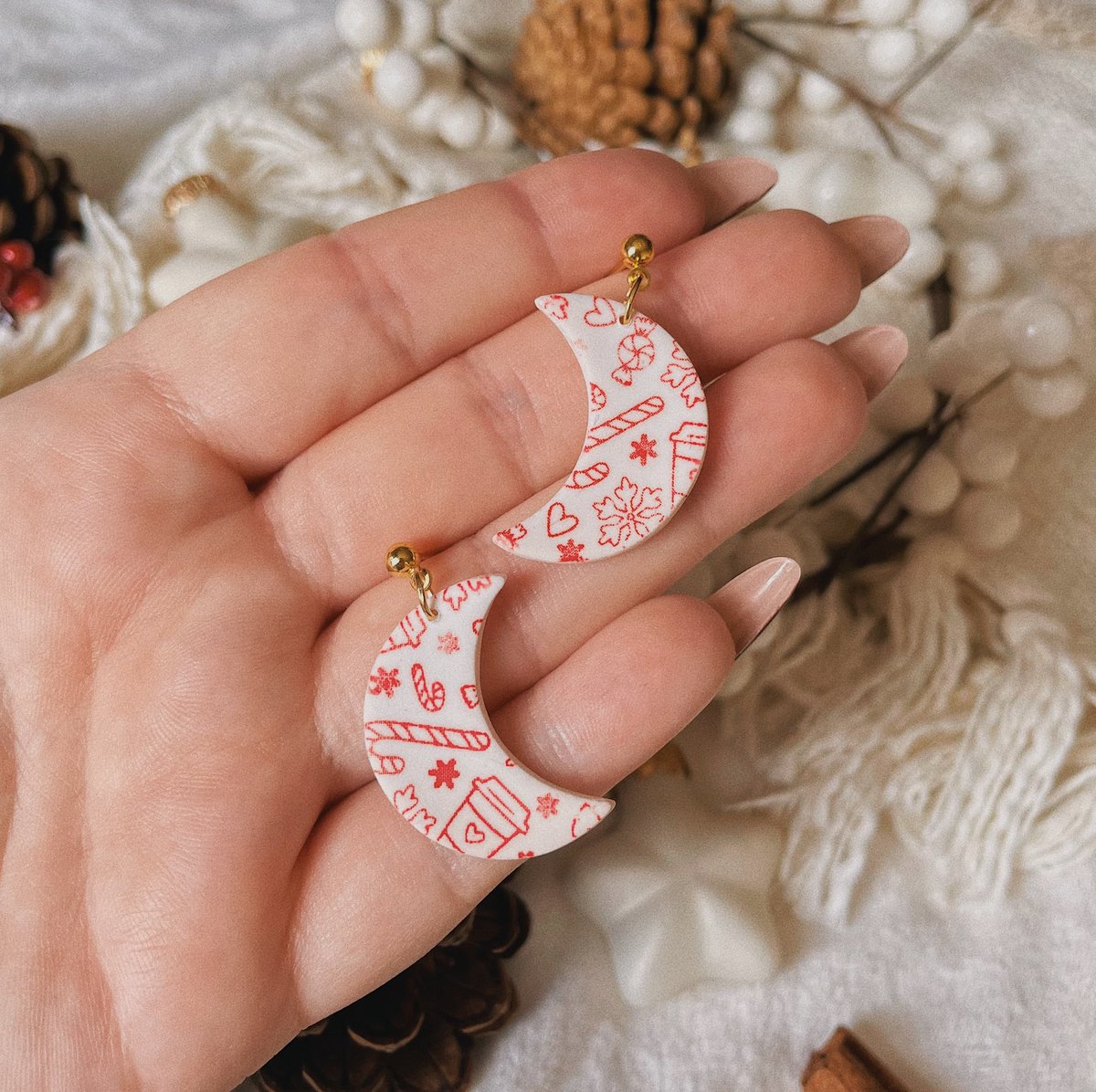 looking for some cute not-in-ur-face christmas earrings???? i gotchu 🎅🏼✨🌲