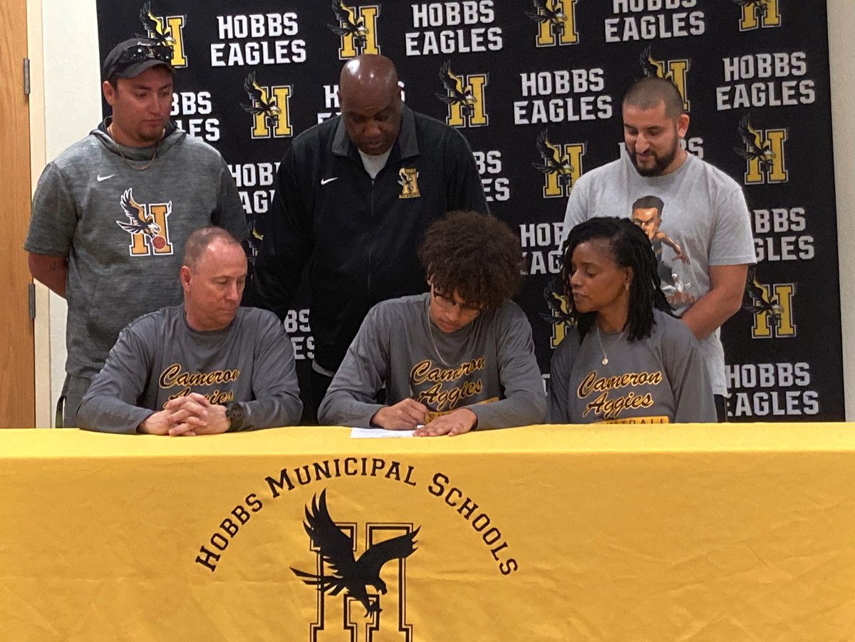 Signing day for @Hobbs_Schools #HobbsHoops #EaglesHoops senior Jalen Goar. He will play for @AggiesMBB next year in #LawtonOK @HobbsAthletics