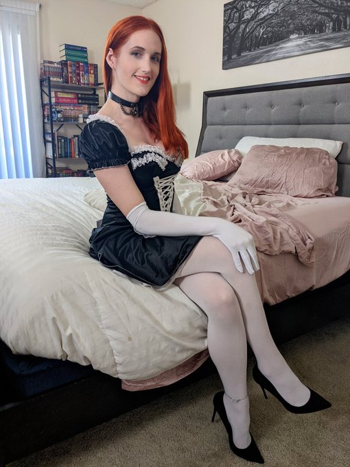 Anyone need some maid service? I do EVERYTHING ;) https://t.co/cmIV6JrjWb