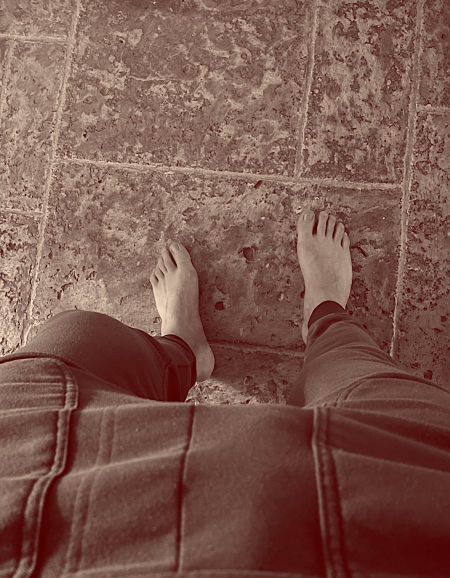 BNicholas's tweet photo. Who doesn't like #guysinsweatpants?
#guysfeet #bulge #runnerfeet #barefootlife #noshoesnoshirtnoproblem https://t.co/IUqeuZYIBa