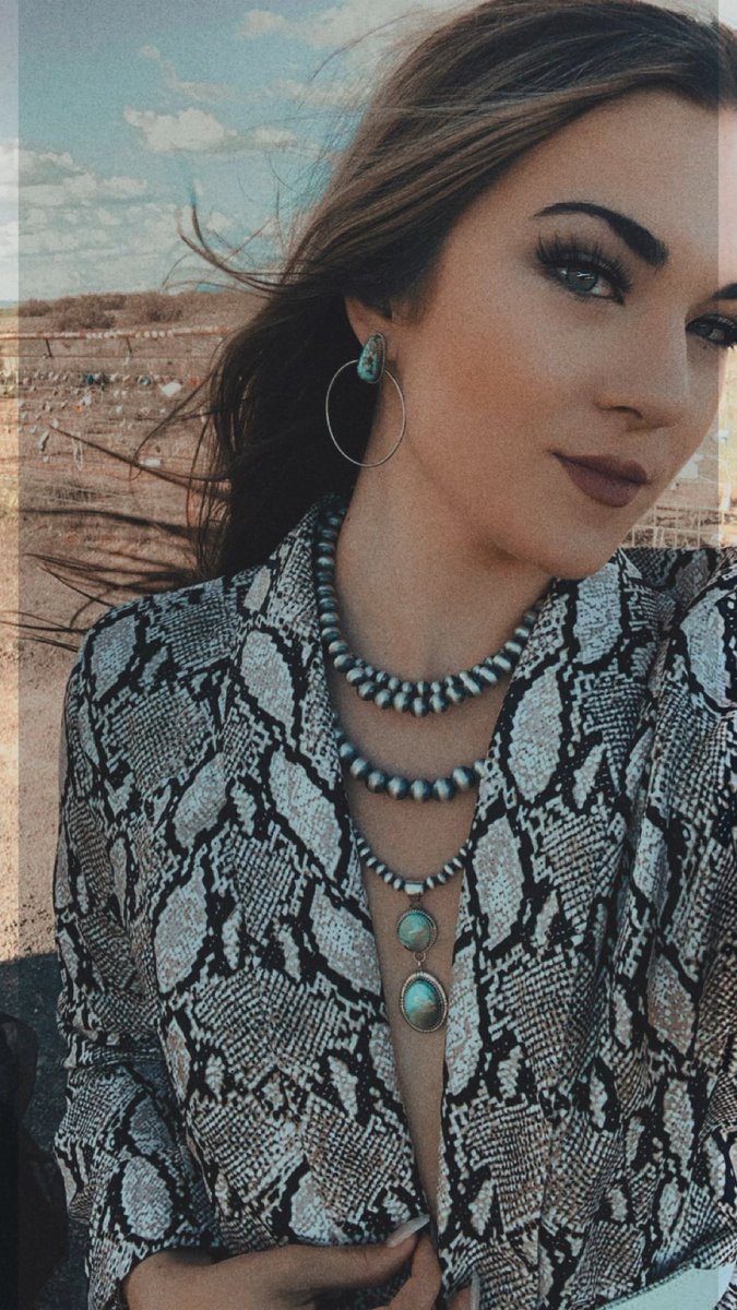 katy_berry_e's tweet photo. snakeskin &amp; turquoise go together right? https://t.co/k5ArwIUH69