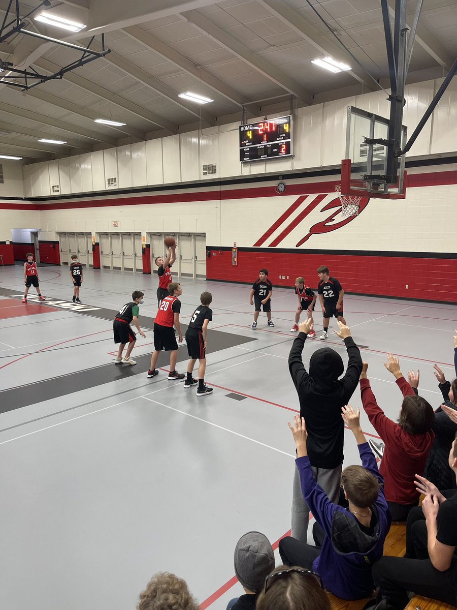 Pulaski Middle School hoops in action tonight #raiderstrong  <a href="/AthleticsPcms/">PCMS ATHLETICS</a> <a href="/PCSD_PCMS/">Pulaski Middle School</a> <a href="/PTown_Fans/">Pulaski Fans</a> <a href="/PulaskiRedSea/">Pulaski Red Sea</a>