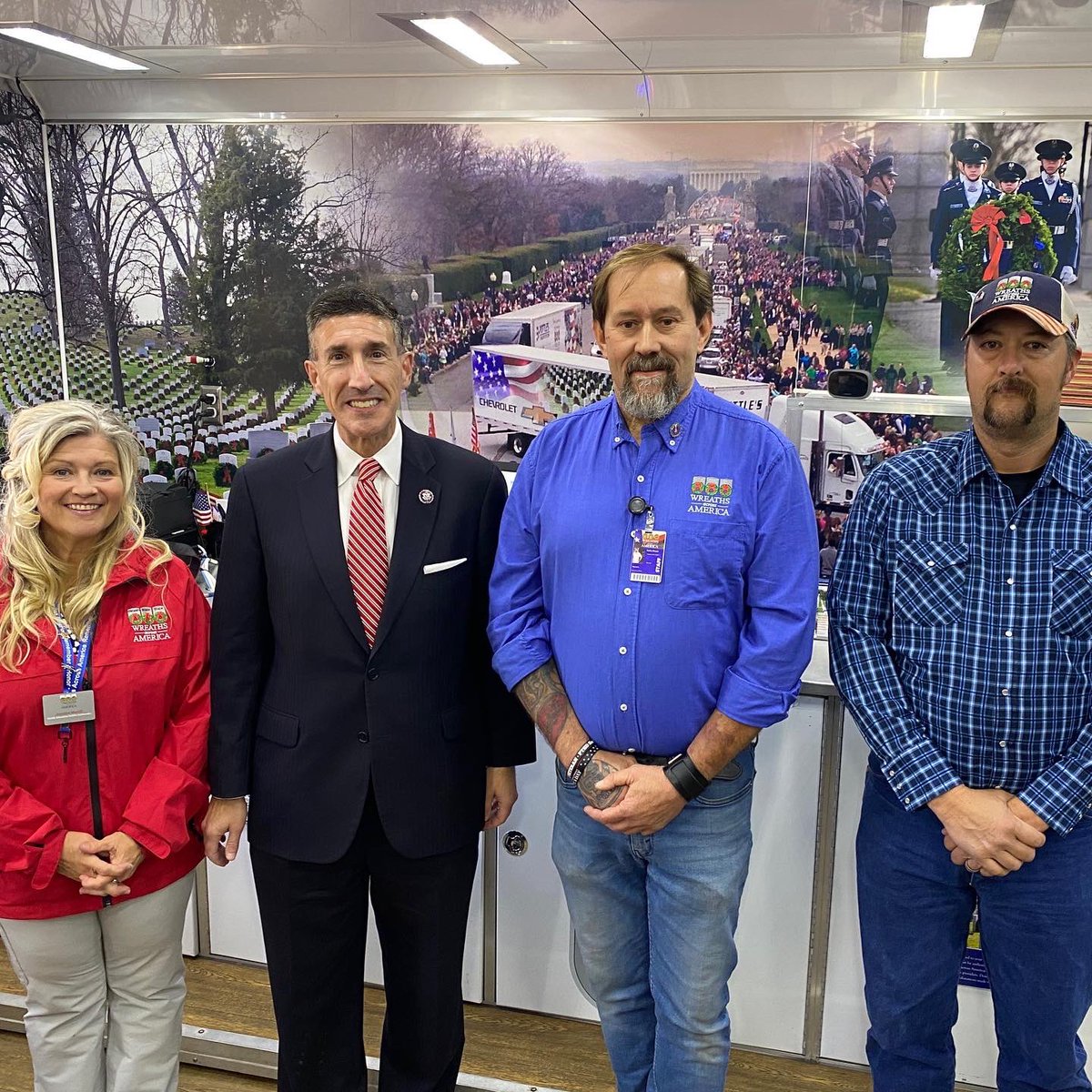 RepDavidKustoff's tweet photo. I joined @IntlPaperCo and @WreathsAcross on the National Mall in Washington today. It was a great event to honor and celebrate our nation’s heroes. https://t.co/rGfxsEWgWG