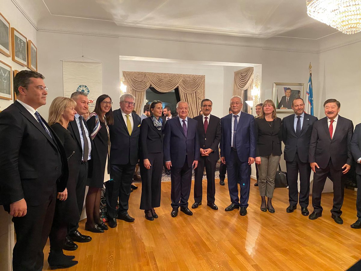 Diplomatic World tweet media