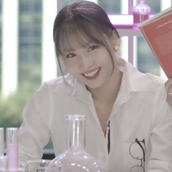 twice smiling tweet media