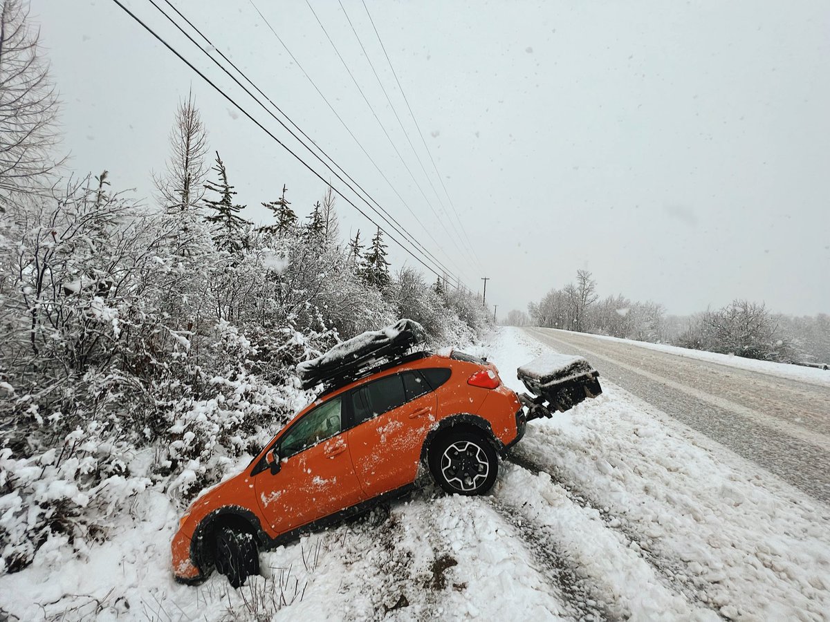 Don’t mess with 🇨🇦BC in early winter. Took a slow motion dip off #BCHwy95 yesterday morning around 9am on my way out of Golden. Still waiting to get her out of the ditch. 

<a href="/DriveBC/">DriveBC</a> how are conditions looking?