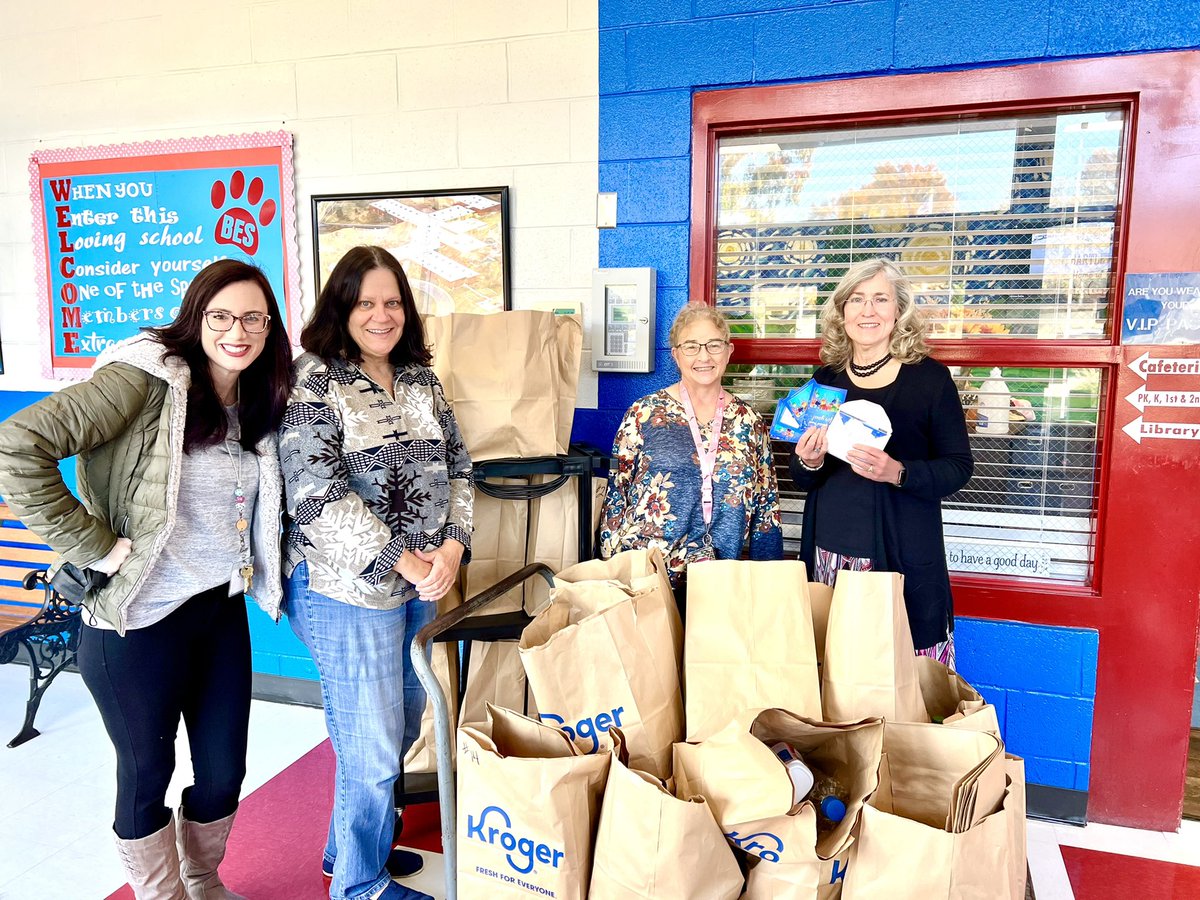 AbigailBobbitt's tweet photo. So thankful for local churches and their generous donations towards Thanksgiving Baskets for our school families! #simplytheBESt #trinitychristianchurch #BUMC #hopeapostolicchurch https://t.co/dyT9aGE26a