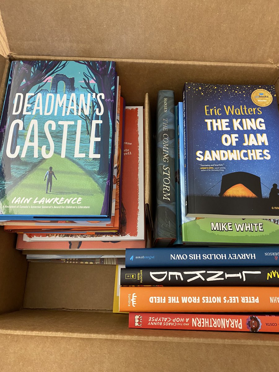 WilshireLibrary's tweet photo. It’s a wonderful day when @ForestofReading books arrive! Thank you #Tinlids! Can’t wait to get started! @WilshireES @mariamartella https://t.co/nmixbja4tG