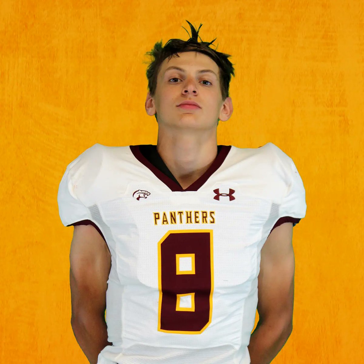 We are so proud of our Senior #8 Carter Thoennes for enlisting to serve our country!! Thank you, Carter!