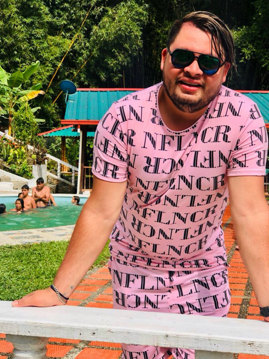 CesarBetancur7's tweet photo. Gracias a la vida que le a dado tanto 😍🙏🏻😜 https://t.co/AqYBnL5j0K