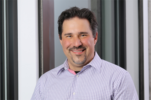 OEMBA's tweet image. Kyle Kaczmarek, MBA '21, was already CEO of the digital media company he cofounded. Why add an MBA? Ask Kyle on Wednesday, November 17, @ 12 noon, during a virtual info session. 💚💛🦆

RSVP: uobiz.co/oemba-info

#OEMBAproud #class35 #leadership #careerjourney