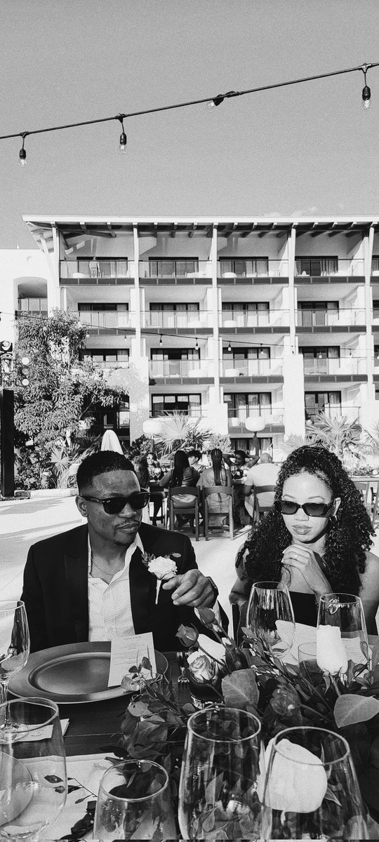 TreClubDesigns's tweet image. love in black &amp;amp; white.