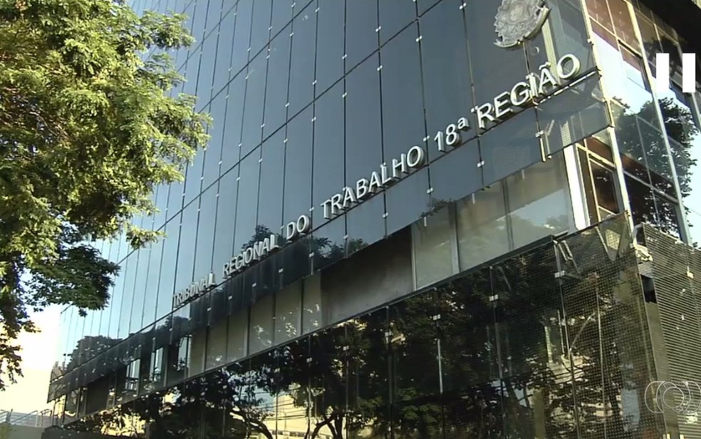 g1's tweet photo. Motel é condenado por não deixar camareira amamentar no expediente https://t.co/CysjbXdVHi #g1 #trabalho https://t.co/BRyOhHGEUt
