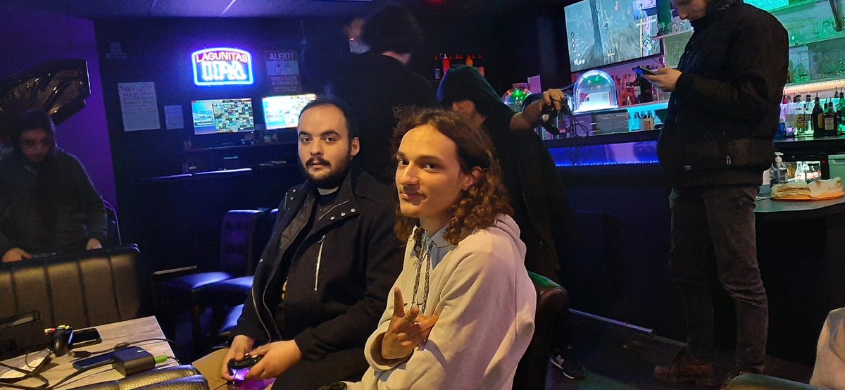 Ce soir à Metz au <a href="/Theriftmetz/">The RIFT Metz</a> , c'était double tournoi. Weekly habituelle en 1v1 + squad strike !
🔥🔥🔥