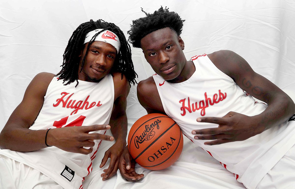 Our <a href="/BIGREDATHLETICS/">Hughes Big Red</a>  Boys Basketball Players are ready to work as a team 🖤❤️