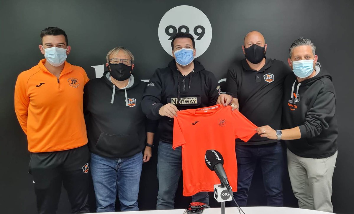 esportbase's tweet photo. Podcast 15/11

💥 #Esportbase6x09
🎙 @pacopolit
📝 @FFCV_info
🗣 Editorial 6º aniversario, futfem @DavidFerriis8, @Teika_es María García @InproCostaCity, psicología @dperisd, @SergiLopezR desde Gala Deporte Femenino @plazadeportiva_...
⚽ @JPFutbolBase
🔊 https://t.co/1SKdvBcxrY https://t.co/rrbghEFL3M