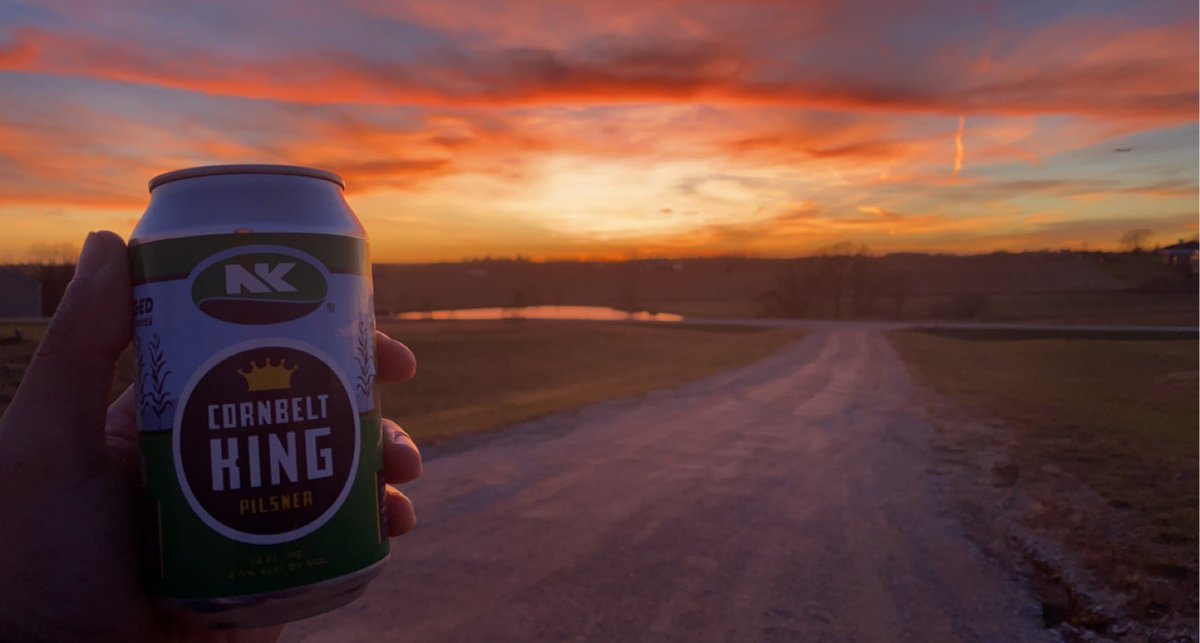 m_lien89's tweet photo. What a great way to unwind after a long workday. #nebraska #NK #cornbeltKING #syngenta @Kinkaiderbrew https://t.co/yujyq1DfGU