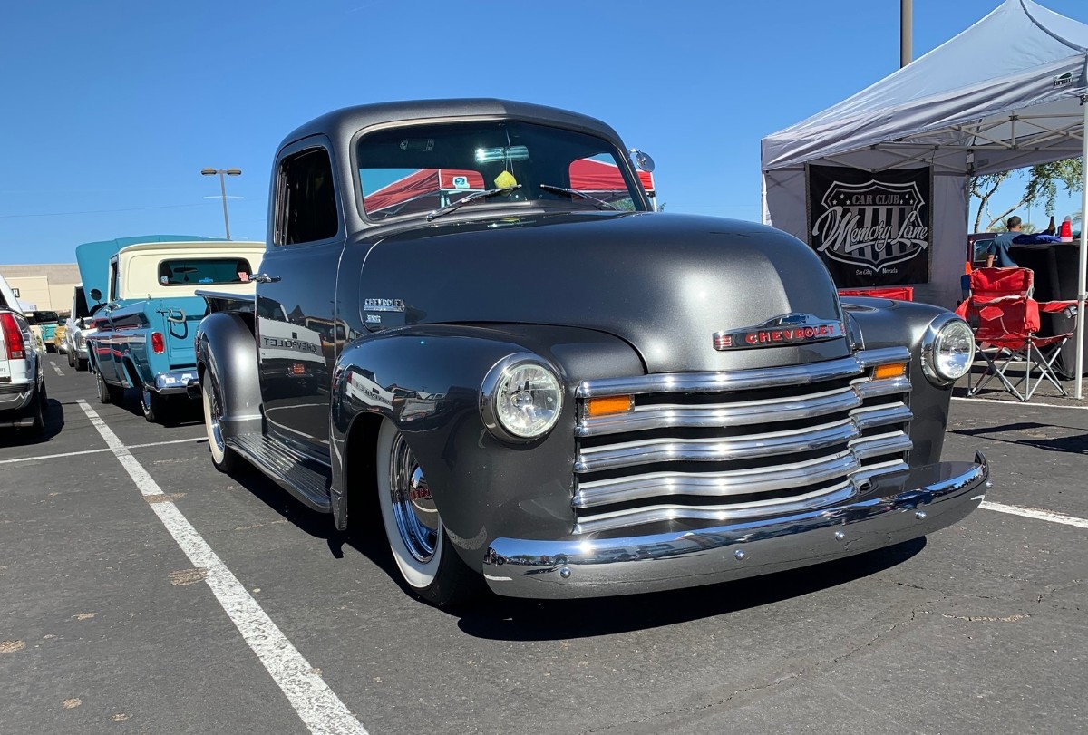 SpeedwayMotors's tweet photo. Lots of neat trucks showed up to Dinos Gitdown 2021 in Glendale, Arizona over the weekend. Which one is your favorite?
#dinosgitdown #dinosgitdown2021 #dinoschevyonly https://t.co/ir97hx5CQg