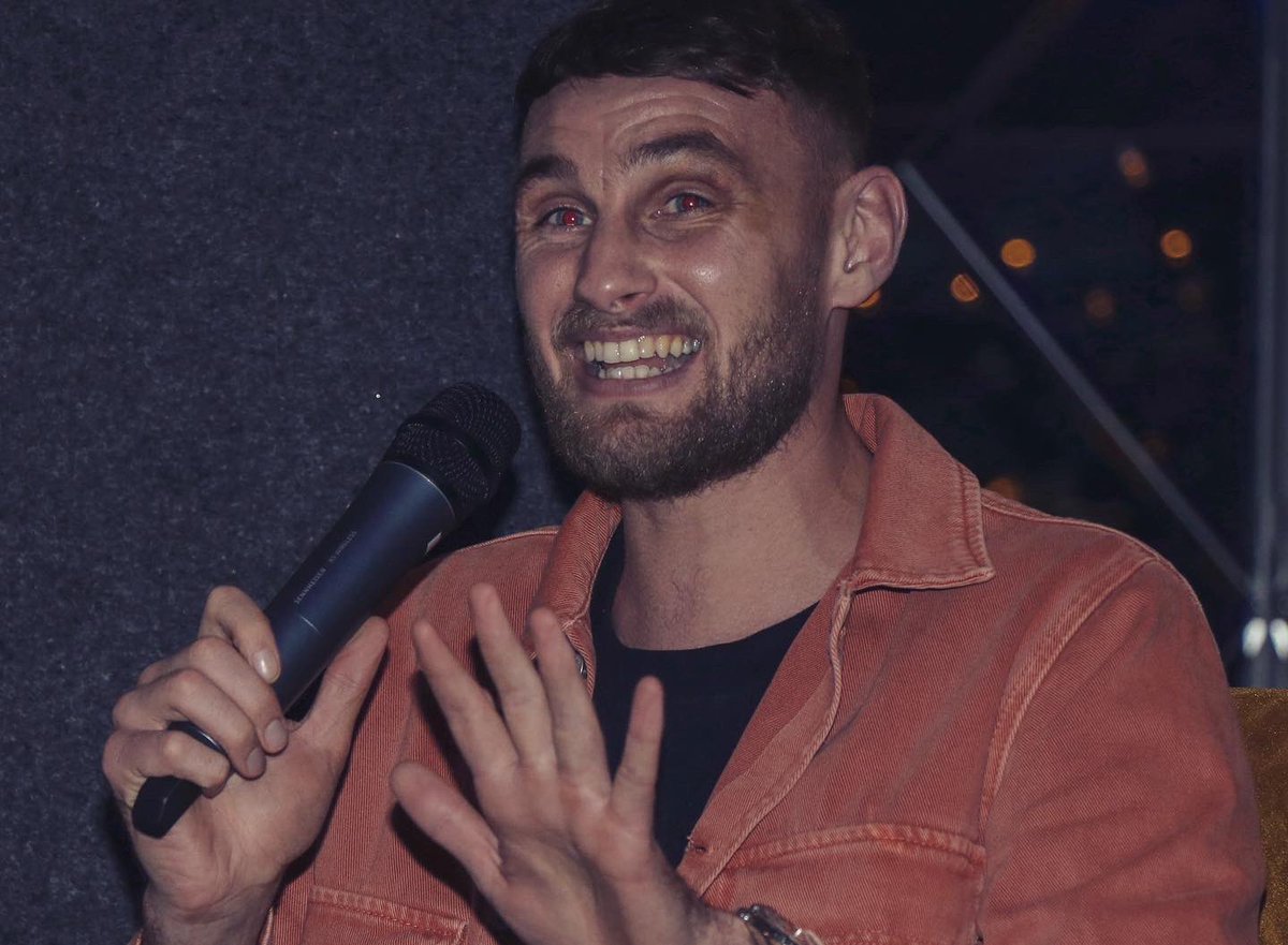 damiangilvary's tweet photo. An amazing night hosting An Evening With… @sugarseantl & @paddyb_ireland 🥊 Some hilarious stories told.
Two absolute legends & bad influences!!
Let’s do it again !
📸 : @BelfastBoxers @dervsm
#BelfastBoxers #BoxingLegends #seanmccomb #paddybarnes https://t.co/OI7hlFmN57
