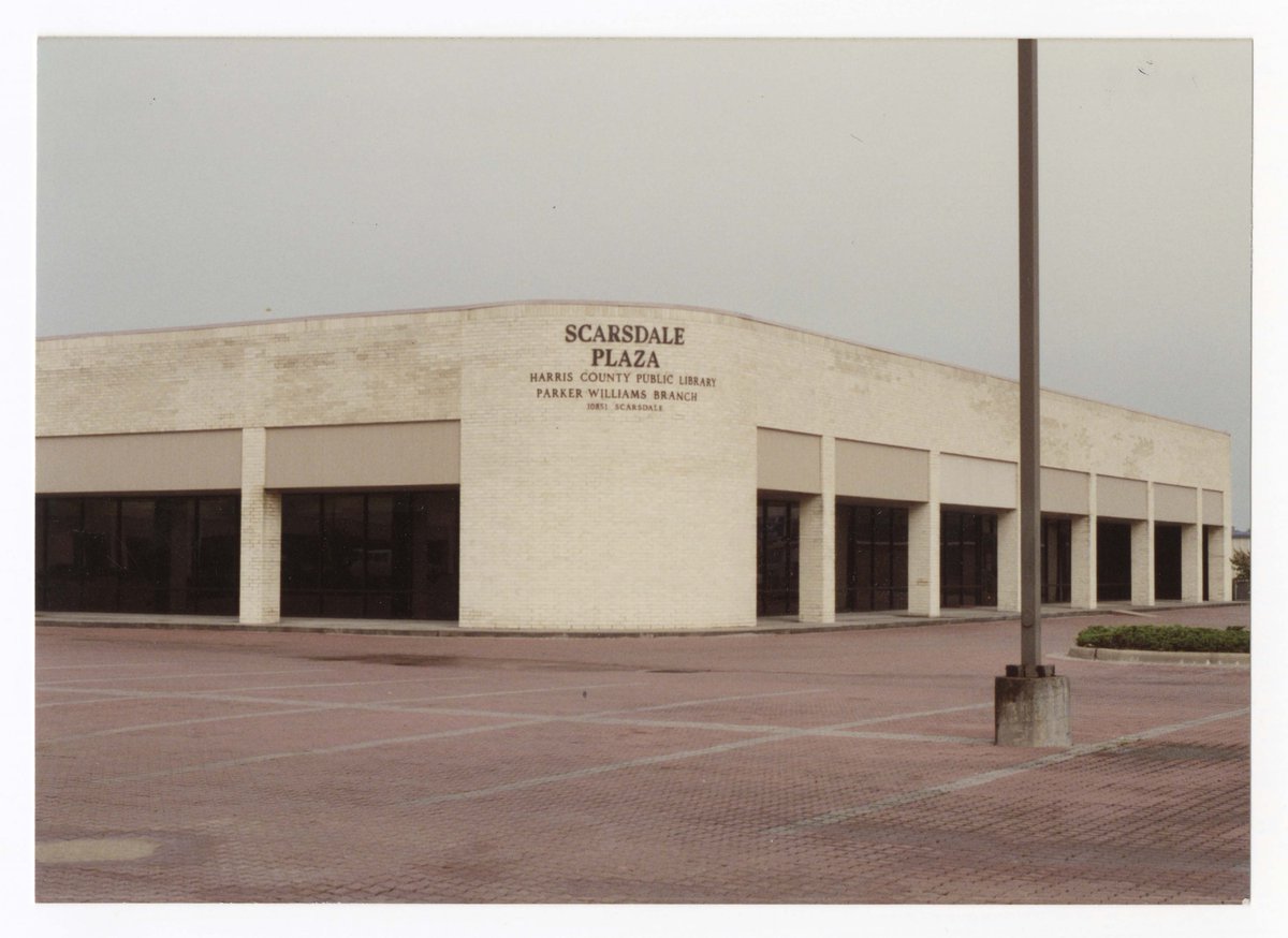 HCPLdigiarchive's tweet photo. The @ParkerWilliamsL opened its doors 28 years ago this week, on Sunday, November 14, 1993. Learn more about the branch in the new Digital Archive exhibit at https://t.co/9wywb385QP
#archives #libraryhistory #HarrisCounty #HarrisCountyHistory #libraries https://t.co/nwymuHViaI