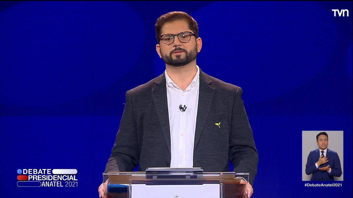 EquipoBoric's tweet photo. “La gobernabilidad es ser capaz de llegar a acuerdo en función del bien común que esperan los chilenos y chilenas”. @gabrielboric

#BoricEnPrimeraVuelta en #DebatePresidencial2021 ☝️ https://t.co/TJlBM25oXw