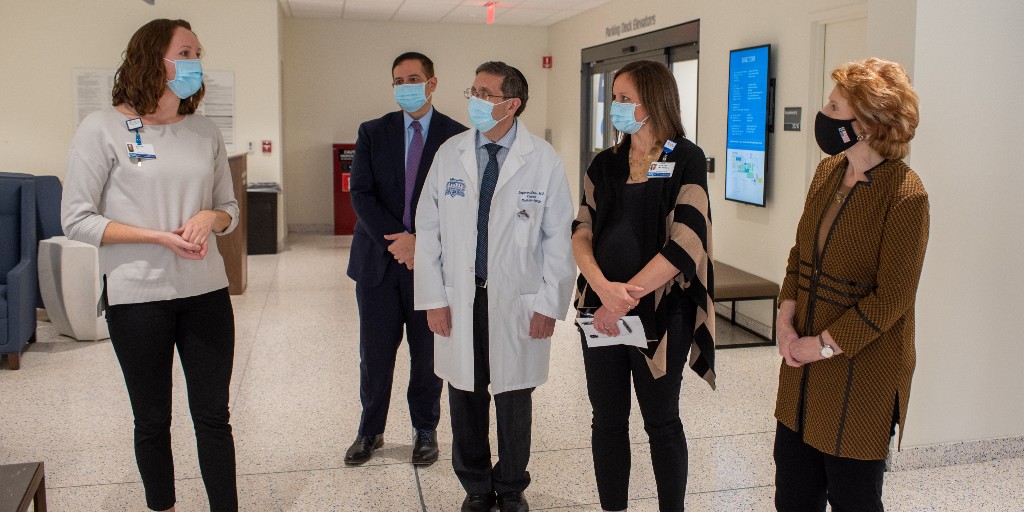 HenryFordHealth's tweet photo. Today we had the honor of giving @SenStabenow a tour of our new cancer pavilion in Detroit. This global destination site for world class cancer care was designed to provide an exceptional care experience surrounded in compassion, convenience, innovation, &amp; most importantly, HOPE! https://t.co/wKA9etOzNx
