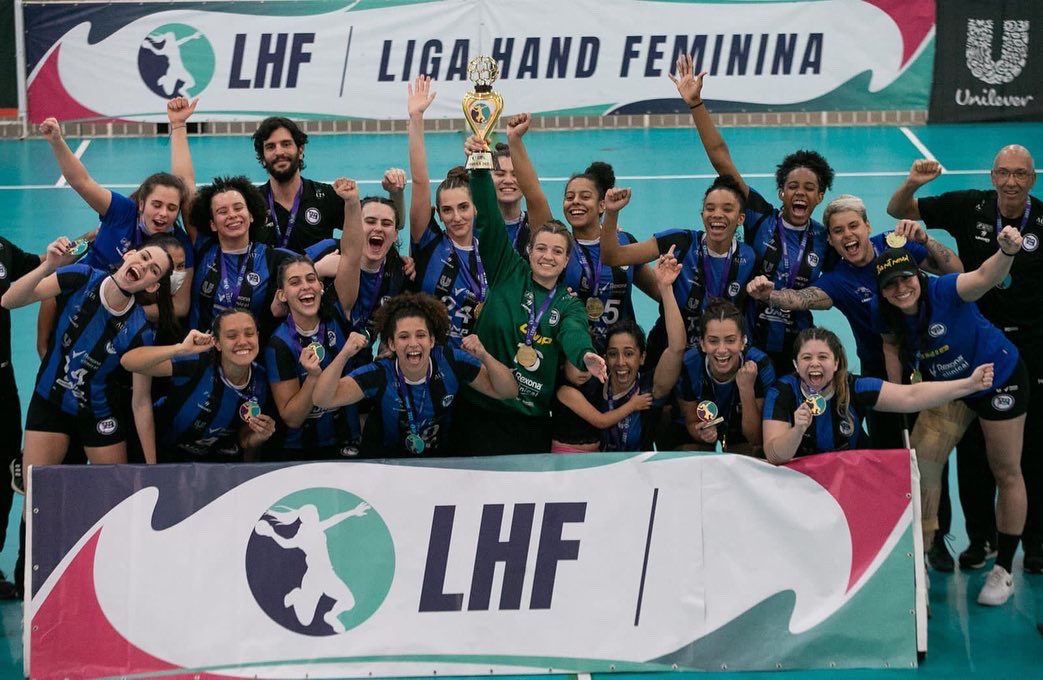 🏆O Pinheiros é campeão invicto da inédita Liga Hand, competição exclusiva às mulheres. Na final deste domingo no Centro de Excelência do Handebol, em São Bernardo do Campo, vitória sobre Cascavel (PR) por 29 a 21. Maryanna foi eleita a melhor do jogo, com sete gols.