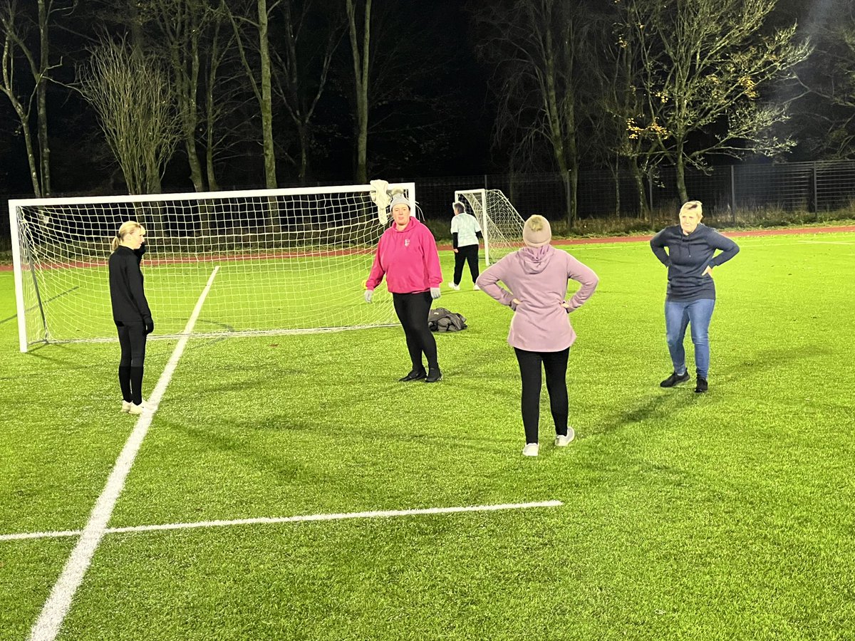 CumnockJunGirls's tweet photo. Our first walking football session tonight with “The Striders” at the Barony Campus. A great turn out and what a laugh. Well done ladies…🖤⚽️👏🏻 #tinchystrider #thestriders #walkingfootball #ladieswalkkngfootball https://t.co/mSWTbG2ye9