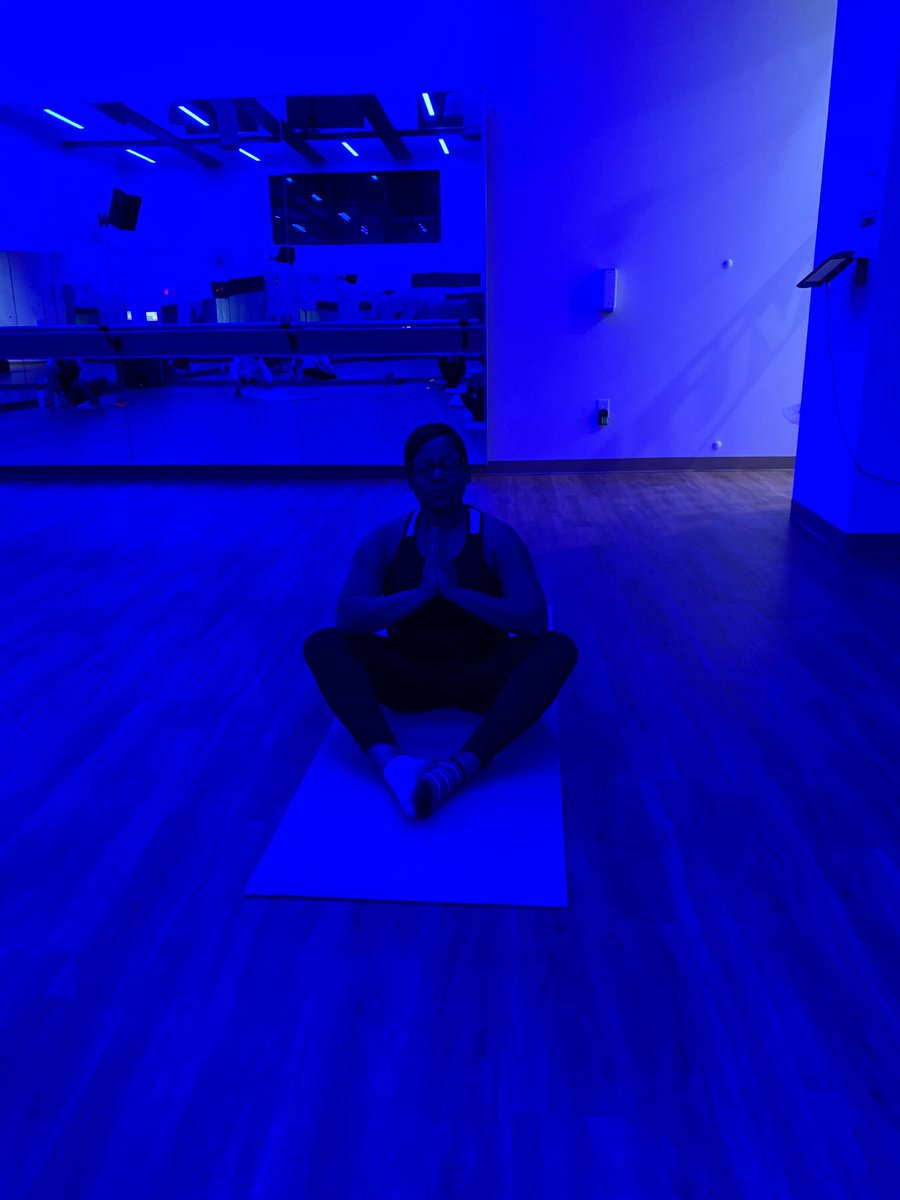 ThaisWest1's tweet photo. Research has illustrated that adding self-care into one’s daily routine reduces stress, decreases the chance of mental and physical ailment, increases productivity and inspires feelings of happiness 🧘🏽‍♀️
#Connectin5  #mixmatchsocks https://t.co/bfrYTZXEPv