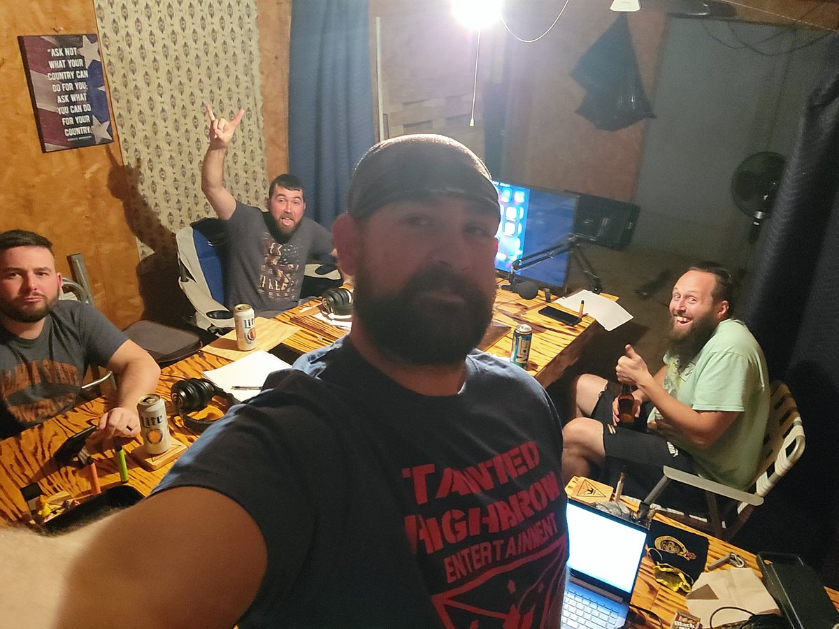 TaintedHighbrow's tweet photo. Jimmy is back! #RednecksandReptiles https://t.co/EBOo5DOYbF