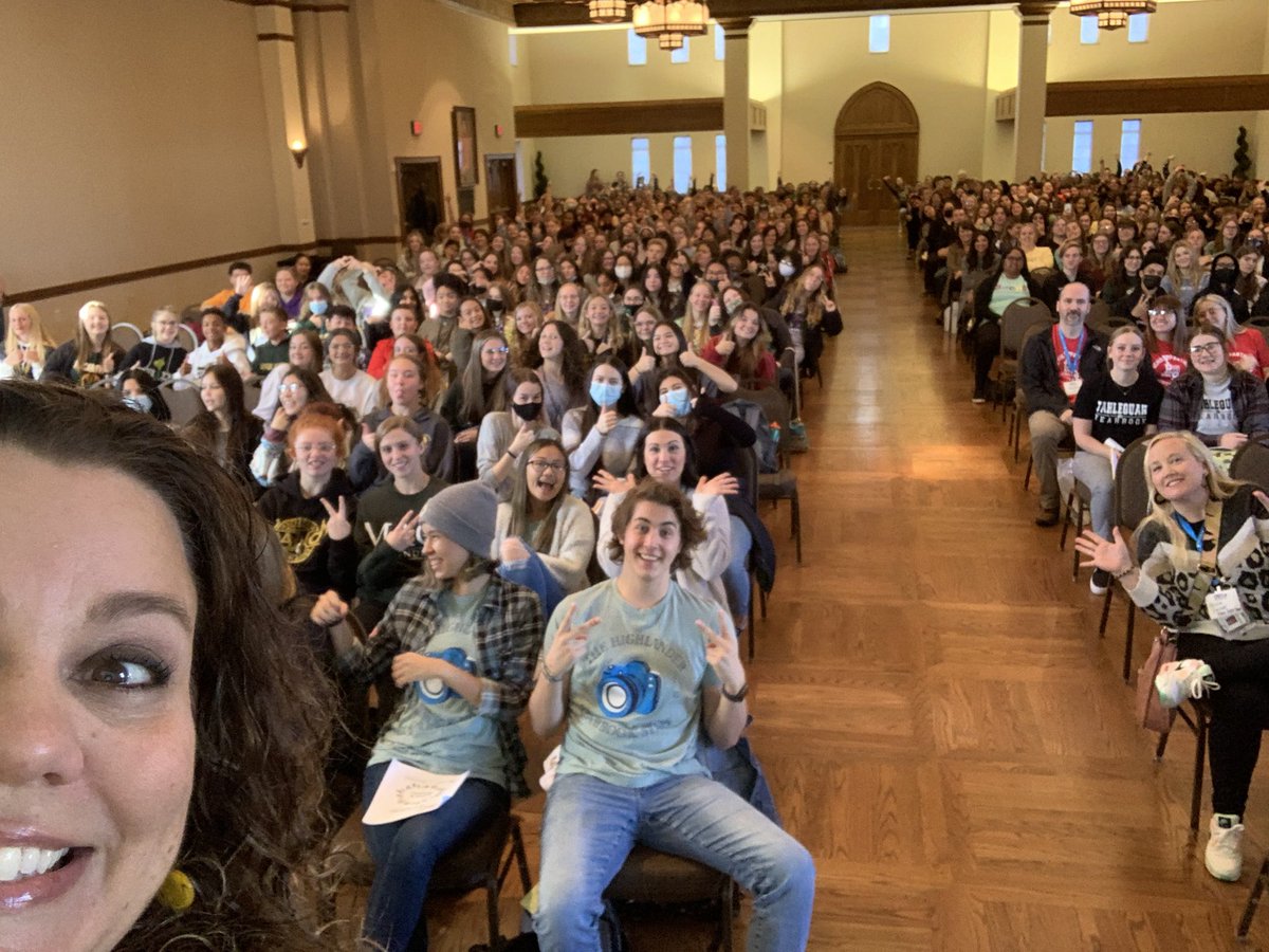 MelG_Wild's tweet photo. @edkelley16 kicked off the 106th @OSM_OIPA #scholasticjournalism fall yearbook conference, talking to 500+ students on the @UofOklahoma campus today. Thanks to Ed and @GaylordCollege for the unending support of this program. https://t.co/WI5HnZw83O
